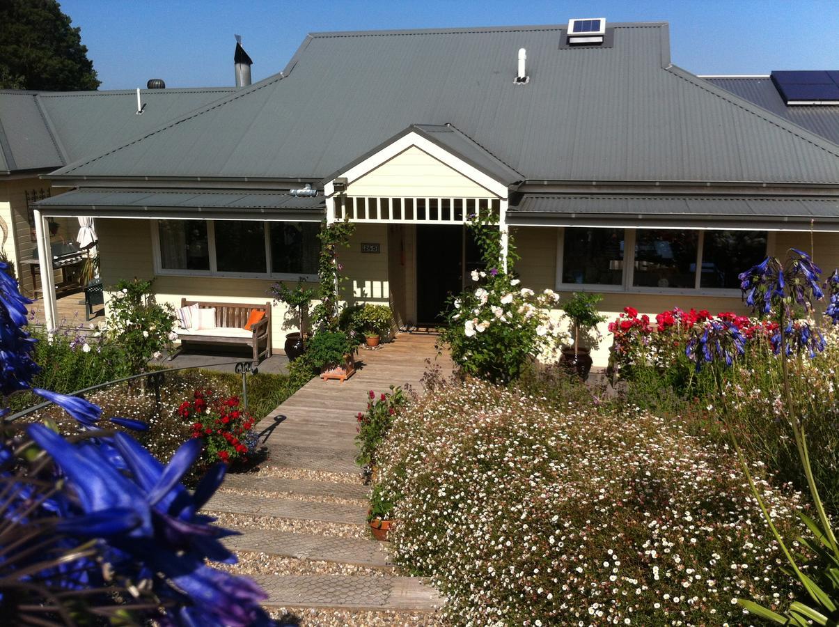 Llarrinda Bed & Breakfast Foster Exterior foto